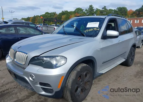 2011 BMW X5 xDrive50I z USA, uszkodzony, nr VIN 5UXZV8C53BL421287